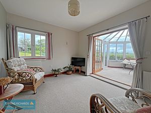 Sitting Room- click for photo gallery